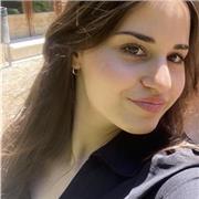 Actual estudiante universitaria especializada en lenguas modernas (español, inglés y francés).